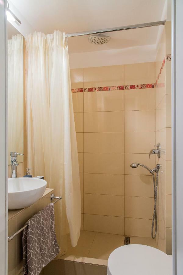 Spacious Downtown Apartment - Old Town Бухарест Екстер'єр фото
